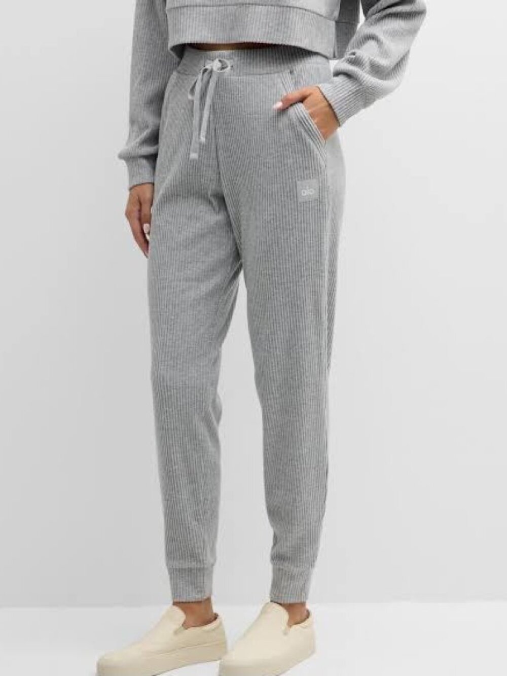 Alo Yoga Athletic Heather Gray Muse Ribbed Jogger